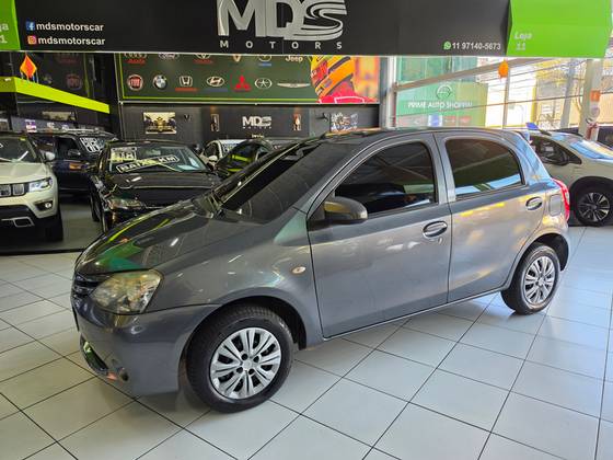 TOYOTA ETIOS 1.3 XS 16V FLEX 4P MANUAL TOYOTA ETIOS 1.3 XS 16V FLEX 4P MANUAL